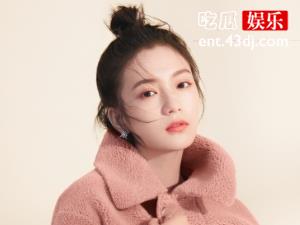 张雅钦和代露娃好像 两人对比照一览神似一对双胞胎啊