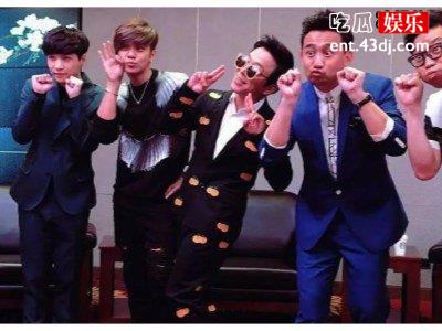 《极限挑战》邓伦直播唱歌忘词，岳云鹏成搞笑担当救场！