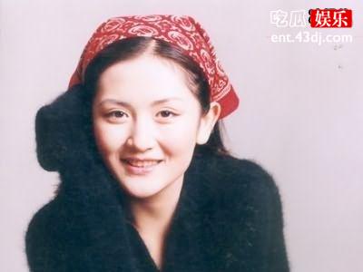 谢娜的旧照曝光，其颜值不输现在，气质端庄秀气