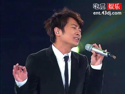 抖音经典歌曲回顾，歌词为“太多的借口太多的理由”歌名是什么？