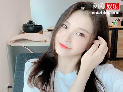 周梓倩喻言塑料姐妹情，周梓倩曝光喻言决赛造型被网友吐槽！