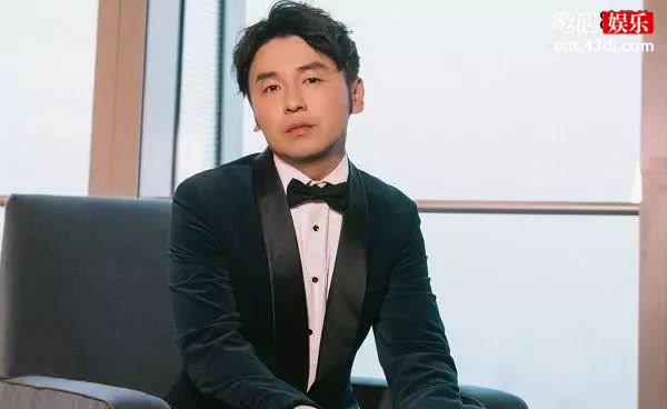 电视剧《在一起》官宣播出时间，靳东、雷佳音素颜出镜为剧宣传！