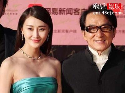 林鹏成龙二人传绯闻，关系暧昧却视若无睹？