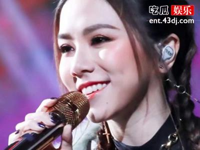 邓紫棋为何被叫皮裤女歌手 她怎么总穿皮裤