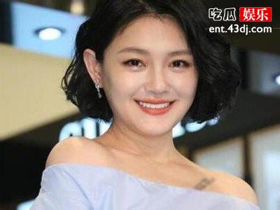 大S具俊晔同朋友合照，穿蓝色系情侣装低调秀恩爱