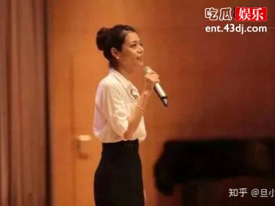 陈果的走红与跌落都因“复旦教授”的身份，教授就不能认错字吗？