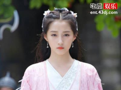关晓彤惨遭PS合成黄图照，网友们咬牙切齿恨不得找出合成者！