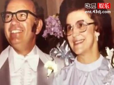 一夫妻结婚68年每天穿情侣装 ，网友：我又开始相信爱情了！