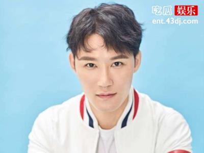 高凯元撞脸黄晓明，二人长相相似发展却大不相同！