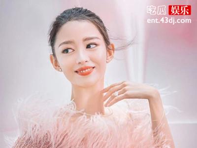 吉娜生疏卖货被网友吐槽 吉娜是进入娱乐圈了吗
