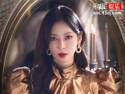 金素妍在《顶楼》中饰演的是谁？她在剧中的表现如何？