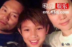 袁咏仪张智霖儿子露脸，为何年龄却是成为了大家关注的？