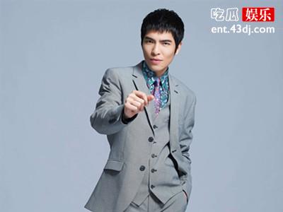 萧敬腾当上了天气主播真的假的？ 网友：雨神我想晒太阳