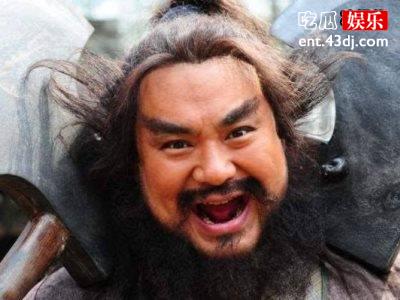 64“李逵”如今满头白发但精神抖擞，家中摆件曝光让人羡慕！