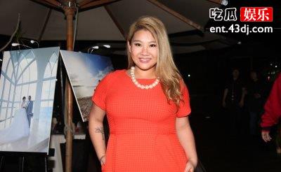 肥姐女儿郑欣宜结新欢了？晒男友视角照片身材丰腴性感有看点