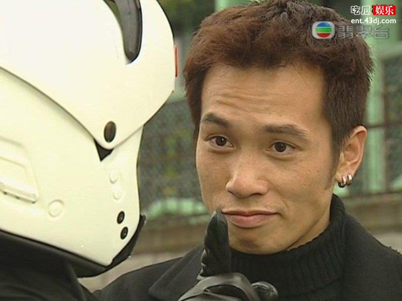 49岁陈豪妻子生了两儿一女，被问还要不要四胎时却语出惊人！