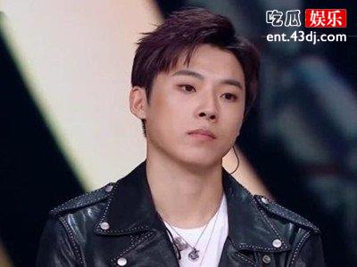 高嘉朗舞台失误遭流水纪犀利点评，胡彦斌暖心帮他解围