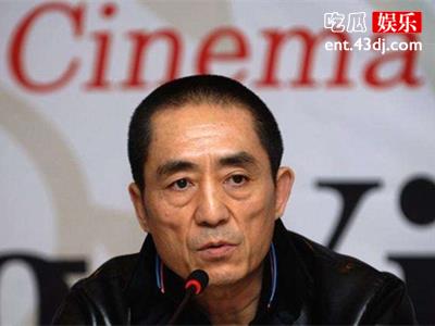 张艺谋超生被罚款，膝下七个孩子都是亲生的吗？