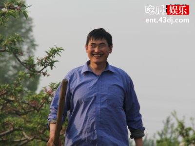 草根歌手朱之文收入提高，李谷一却公开评价