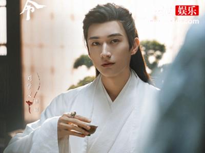 刘学义鞠婧祎新剧《花间令》杀青，讲述两人携手破奇案的故事