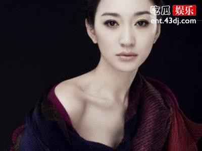 旗袍女神李小冉，台下居然如此刚不会撒娇才是真性情！
