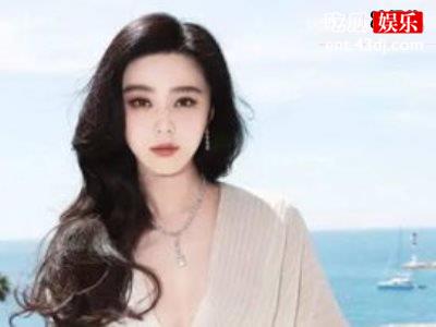 别人在秀恩爱范冰冰发祝福文，微博至今保留李晨求婚时照片！