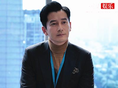 王梓权在《林深见鹿》中演谁 王梓权与靳东四搭了
