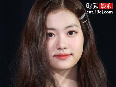 金佳蓝发长文否认校园暴力 前公司回应:已解约,不方便再提及