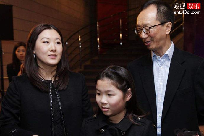 跳水皇后伏明霞婚变，与老公离婚二人居然相差26岁