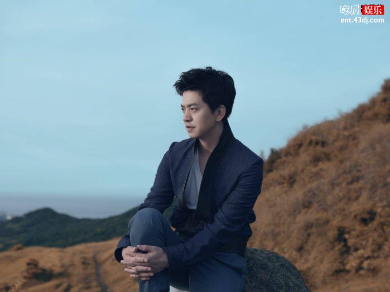痴情歌手的李健，与妻子是青梅竹马落魄时妻子默默支撑李健