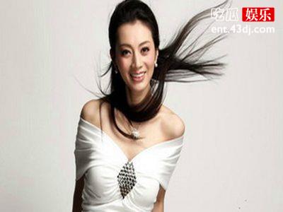 美女老板尹峰走红网络 她有多少资产