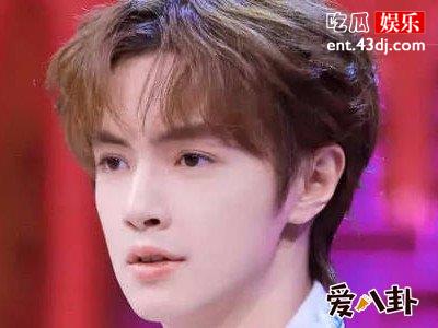 官鸿沈月成荧屏情侣，官鸿新版《流星花园》献初吻