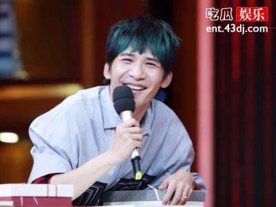 大张伟与伊能静合作，两人鸡同鸭讲遭网友吐槽