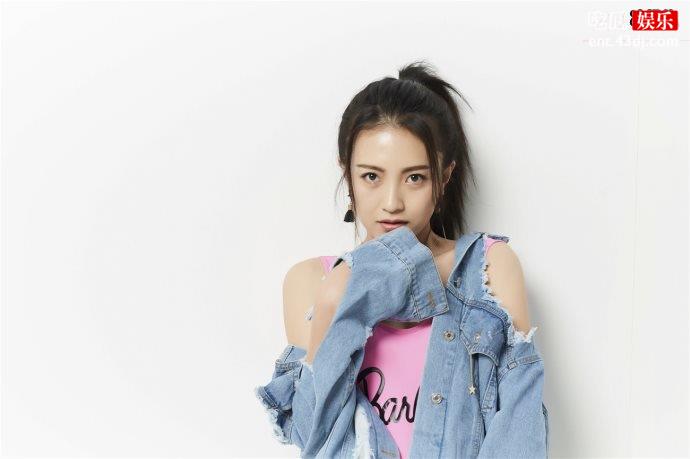 包文婧化妆后遭女儿吐槽，五岁饺子对妈妈的评价竟是这样