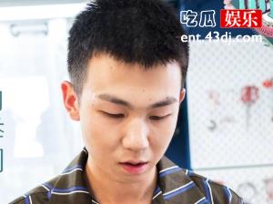 白举纲到底什么来头 小白人气不高资源为什么却这么好