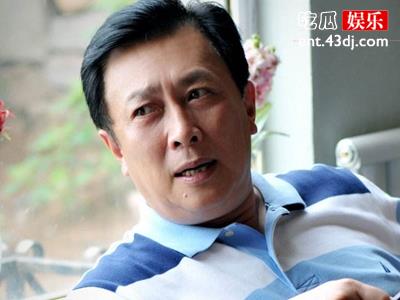 唐国为离婚逼疯前妻。离婚出轨和小三结婚。