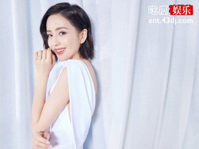 佟丽娅太甜了！一袭红裙闪耀了旁人！