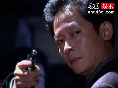 王志文背后的女人不简单，相貌平平的他为什么可以得到她的青睐！