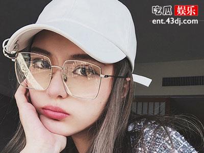 周扬青做客雪梨直播间，被曝忘不了罗志祥直播间流泪！
