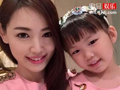 马蓉转型成网红，利用女儿圈钱遭网友围攻！