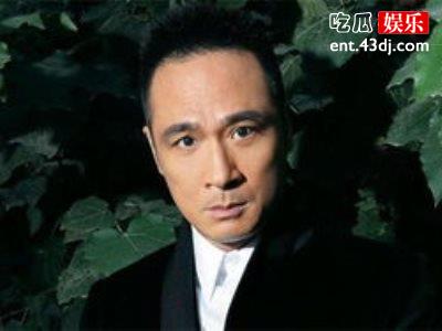 大哥的儿子费曼小学毕业，高大壮硕长相帅气气场不输吴镇宇！