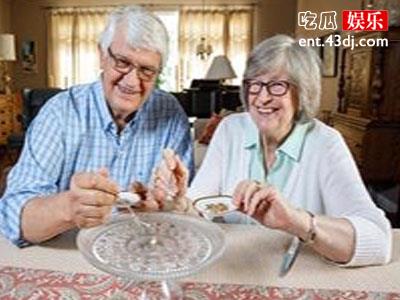 世界上保存最久的结婚蛋糕 两夫妇吃了整整49年