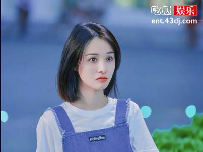 郑爽微博发文感叹世态炎凉，“只怕人情两面刀”是什么意思？