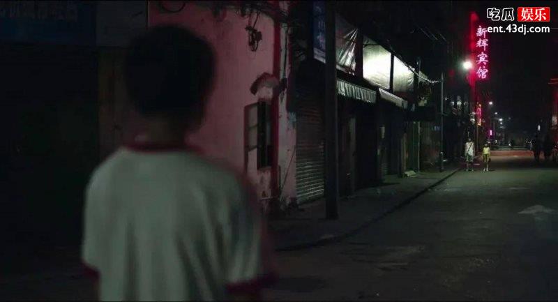 《隐秘》细节堪称满分，男主与老婆经济差距大看车便是最好的证明
