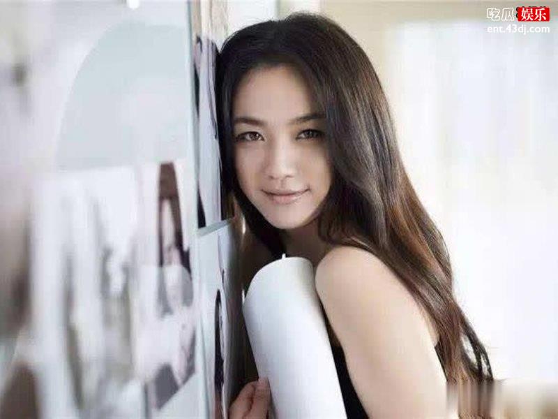 19岁出道22岁爆火时却突然被封杀，今50岁少女感十足！