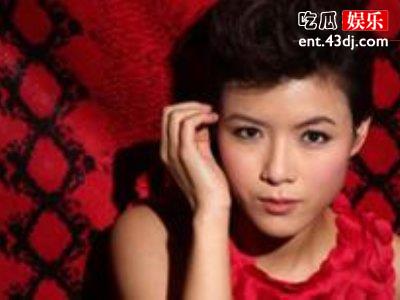 陈茵微母爱爆棚，亲手制作蛋糕为女儿庆祝4岁生日