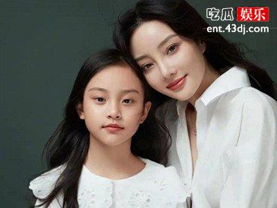 李小璐与甜馨同框互飙演技，戏精母女太可爱了