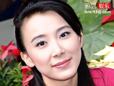 “台湾第一美女”萧蔷近况，穿裙秀身材人到中年美丽依旧！