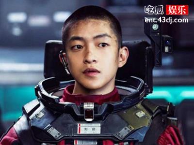 屈楚萧模仿吴亦凡手法洗白？难道喜天还没有放弃他吗