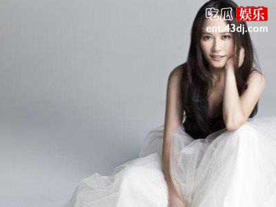 不老女神俞飞鸿“欺骗”观众20年，直播透露真面目！